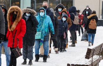 Fila para hacerse el test