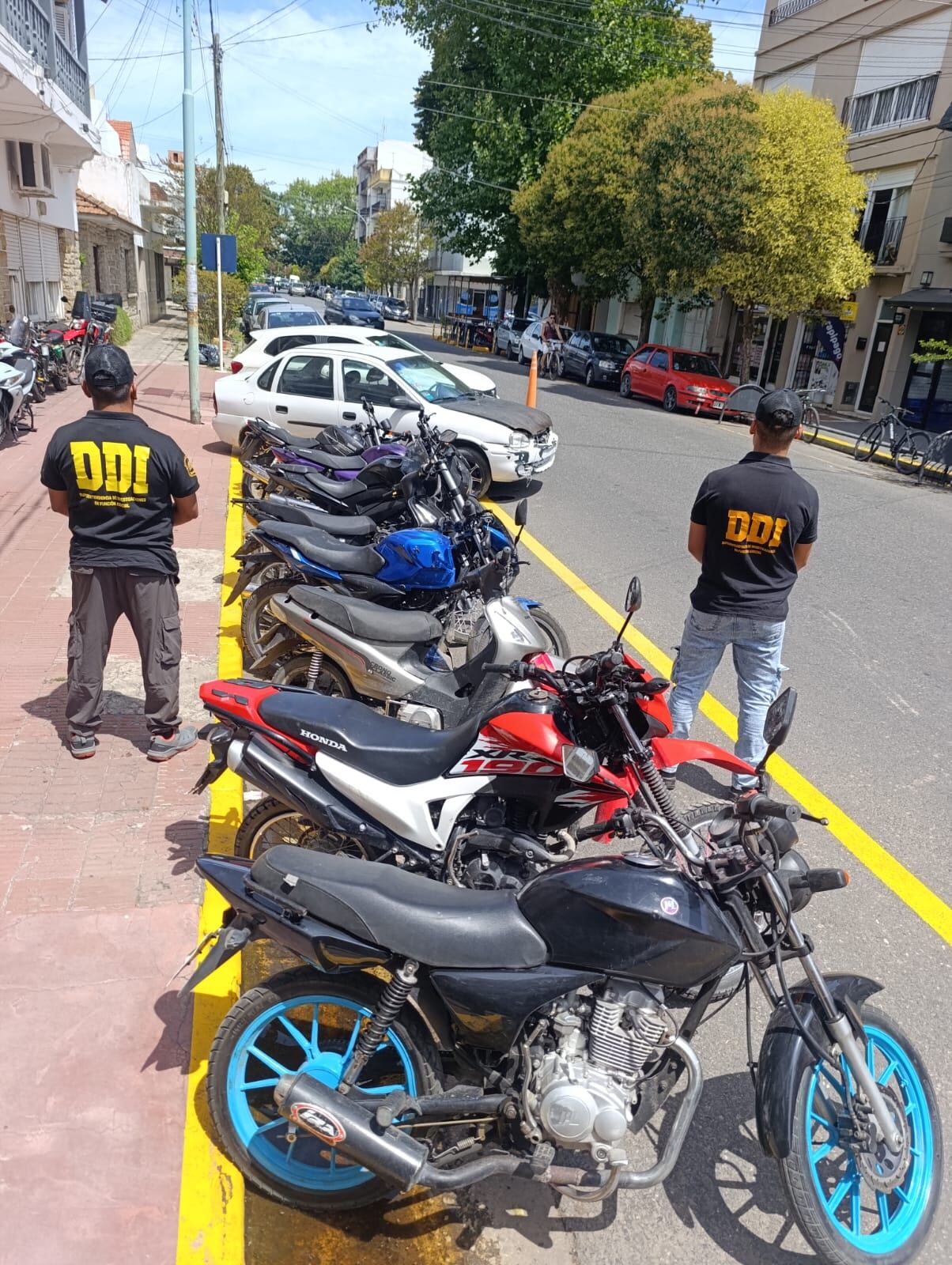 El operativo permitió recuperar vehículos y motos con pedido de secuestro activo en el marco de la investigación