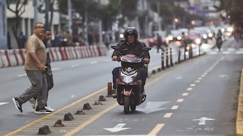Desde este domingo 2 de agosto, multarán con S/ 550 a motos eléctricas que usen ciclovías