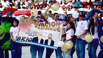 Juventud, euforia y Nayib Bukele: Así se vivió el evento que reunió 30 mil jóvenes en El Salvador