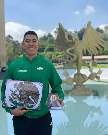 Su lista de méritos es