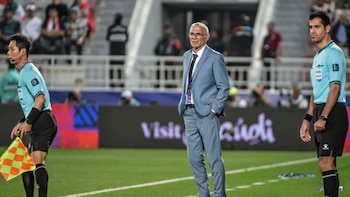 Héctor Cúper durante su participación en la Copa Asia 2024. - Crédito: AFP