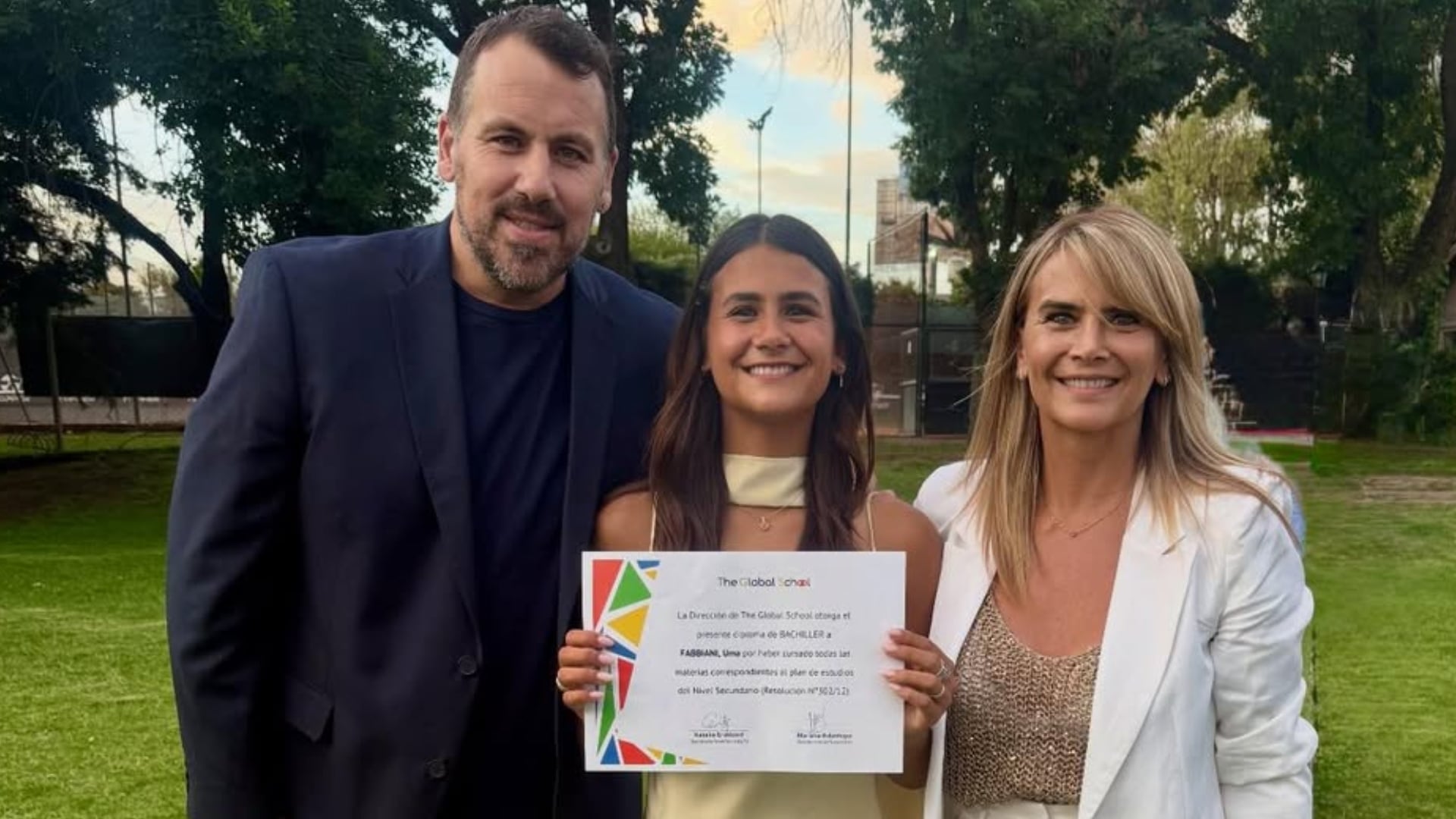 Emocionante reencuentro familiar en la graduación de Uma Fabbiani, hija de Amalia Granata y Ogro Fabbiani