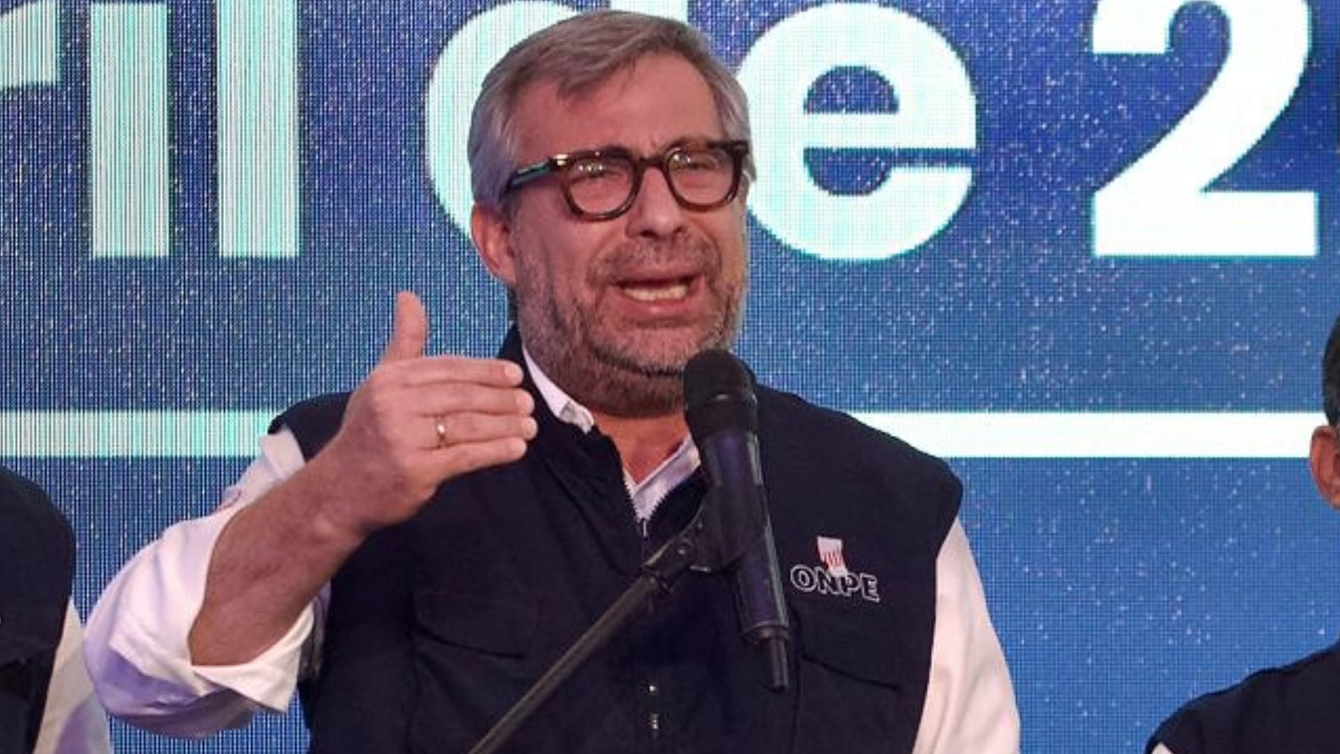 El organismo electoral también ratificó que su titular permanece en funciones y no tomará el descanso que había solicitado para mayo.|ONPE