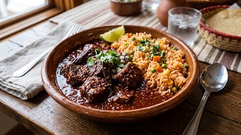 Receta de costilla de res en salsa de chile de árbol: sabor casero con un toque de picante