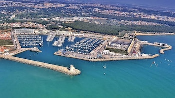 Cuenta atrás para el cierre de los chiringuitos de Puerto Sherry, en Cádiz: un tribunal ordena que cesen la actividad en la medianoche de este domingo