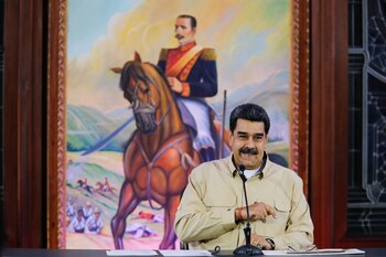 El gobierno de Vizcarra reconoce a Juan Guaidó como mandatario interino de Venezuela, no a Nicolás Maduro (AFP)
