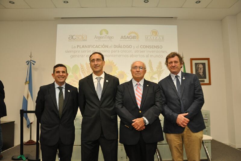 Las cadenas de los principales cultivos de la Argentina reclamaron la eliminación de los derechos de exportación, al tiempo que propusieron un plan basado competitividad, innovación y sostenibilidad (MAIZAR)