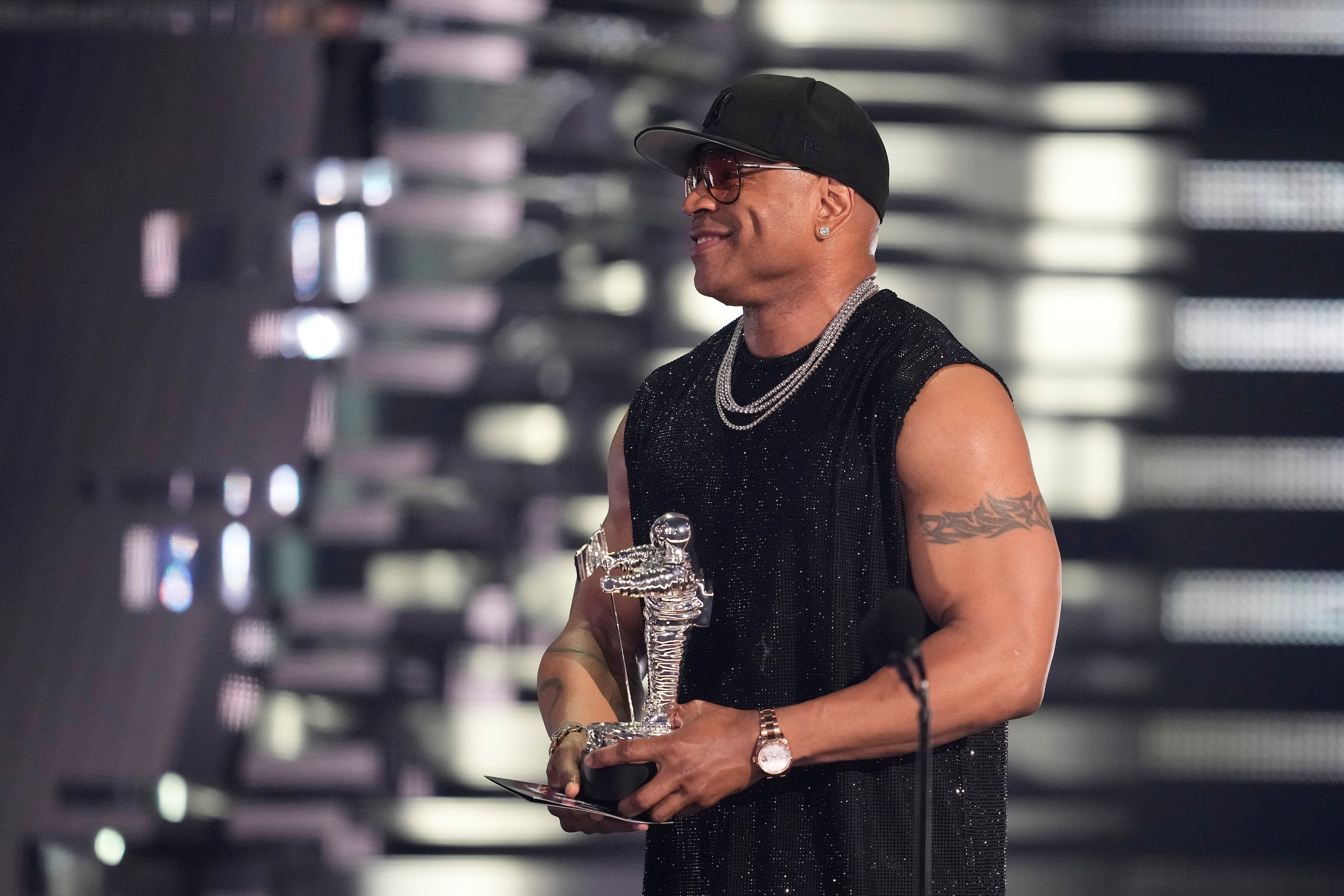 La ceremonia de los MTV VMAs será liderada por LL Cool J, quien suma más de tres décadas ligado a la historia de estos premios (Charles Sykes/Invision/AP, archivo)