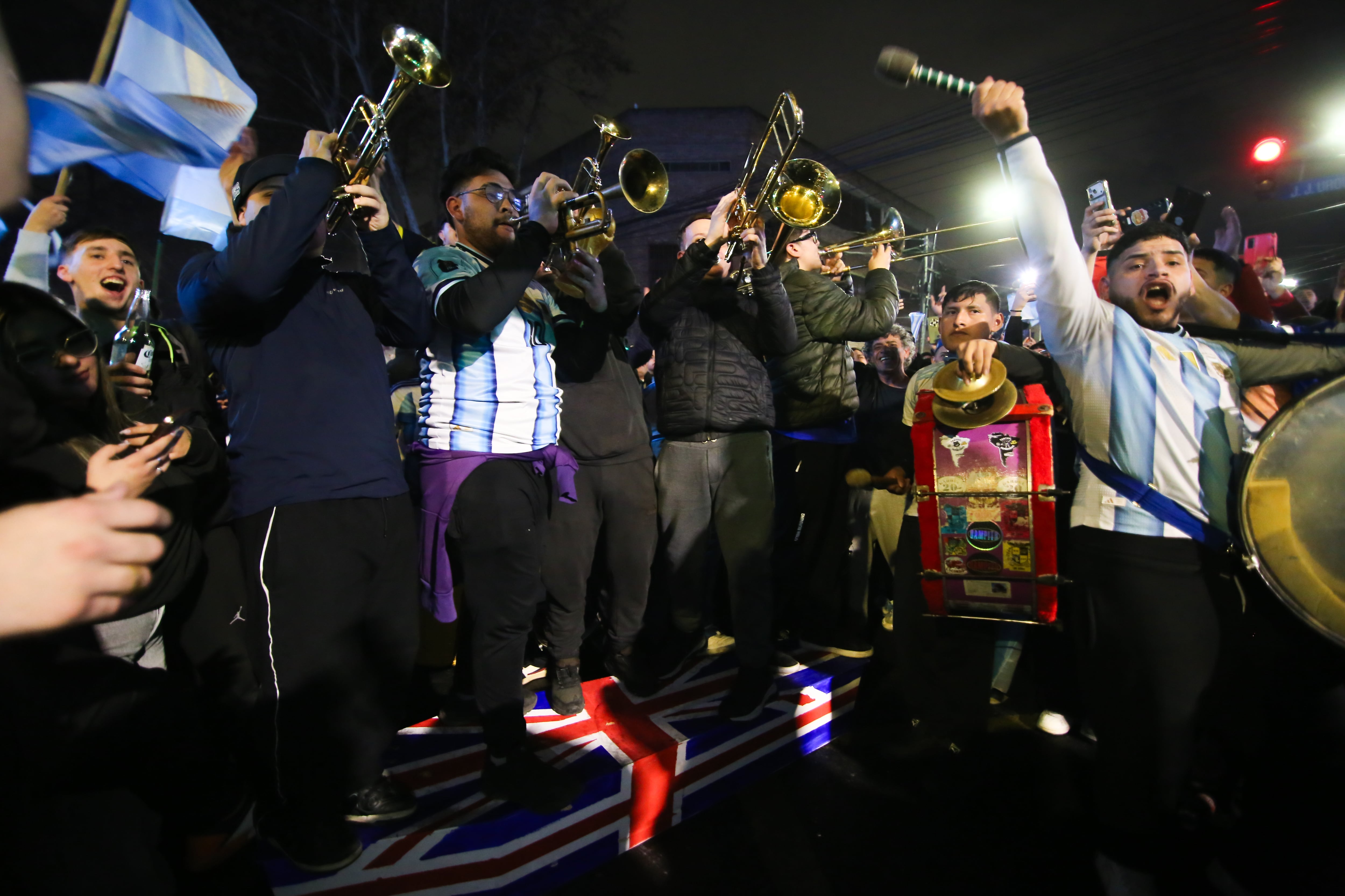 Agüero llegó al trombón gracias a la barrabrava de Boca Juniors, la 12, en donde también tocó (RS Fotos)