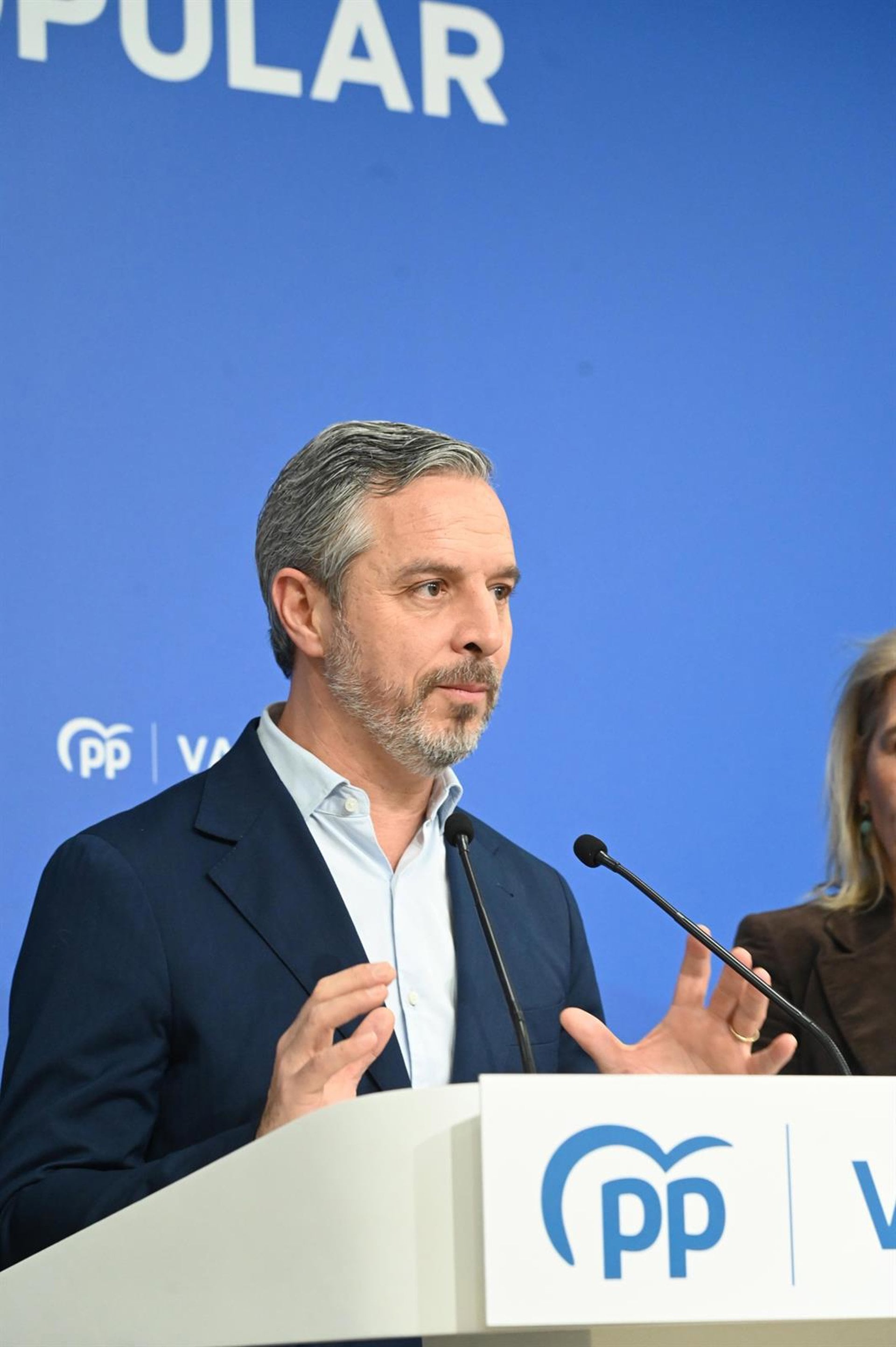 30/01/2026 El vicesecretario del PP de Hacienda, Vivienda e Infraestructuras, Juan Bravo (i), ofrece una rueda de prensa, en la sede del PP, a 30 de enero de 2026, en Bilbao, Vizcaya, País Vasco (España). Los dirigentes del PP se han reunido con representantes de trabajadores autónomos provinciales para conocer de primera mano sus necesidades.
POLITICA
David de Haro - Europa Press