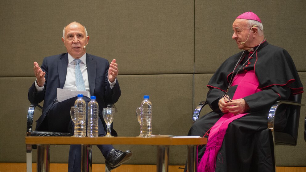 KMHHWVC5XBFBRASXGYBLYIZB24