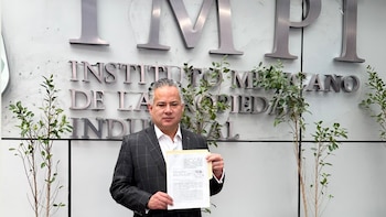 Colocan anuncios publicitarios contra obras en Querétaro con logos del Gobierno federal: Santiago Nieto presenta denuncia ante el IMPI