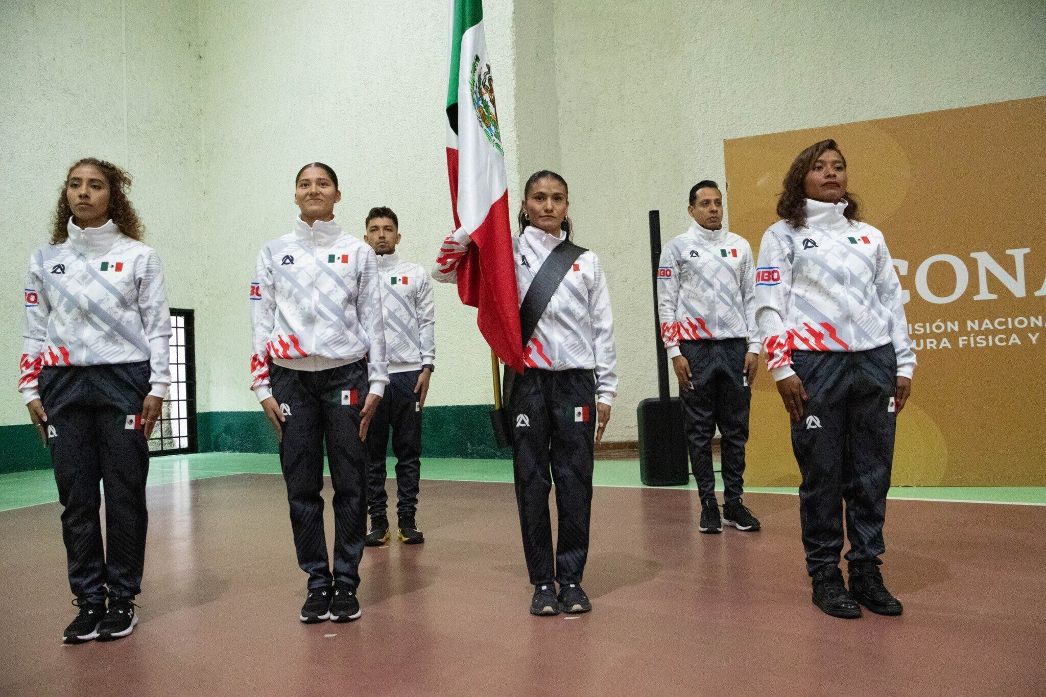 Rommel Pacheco Marrufo, director general de la CONADE, encabezó la ceremonia de abanderamiento de la selección mexicana que representará al país en los XXV Juegos Sordolímpicos Tokio 2025. (X: CONADE)