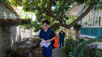 Entre consultorios y estudios de