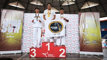 Hermanos de albergue del Inabif conquistan medallas de oro, plata y bronce en torneo de capoeira