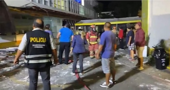 Bomberos y vecinos ayudaron a