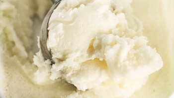 Receta de helado de aceite de oliva, un postre sofisticado y delicioso para preparar en casa