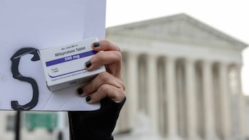 Estados Unidos suspende las restricciones a una píldora abortiva: dónde conseguirla