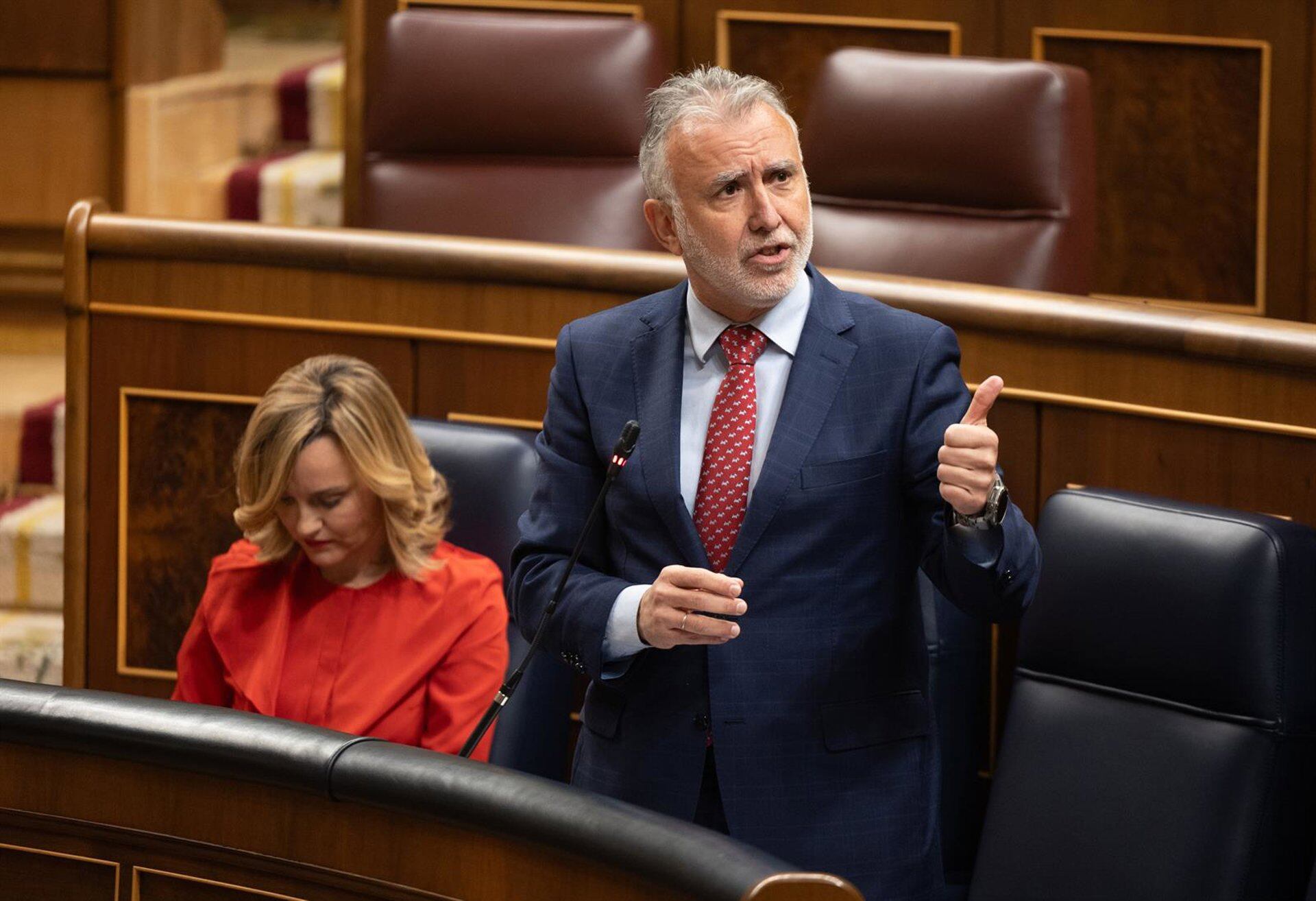 Sánchez afronta su primer debate en el Congreso con mayoría absoluta en contra y con el PP insistiendo con la corrupción