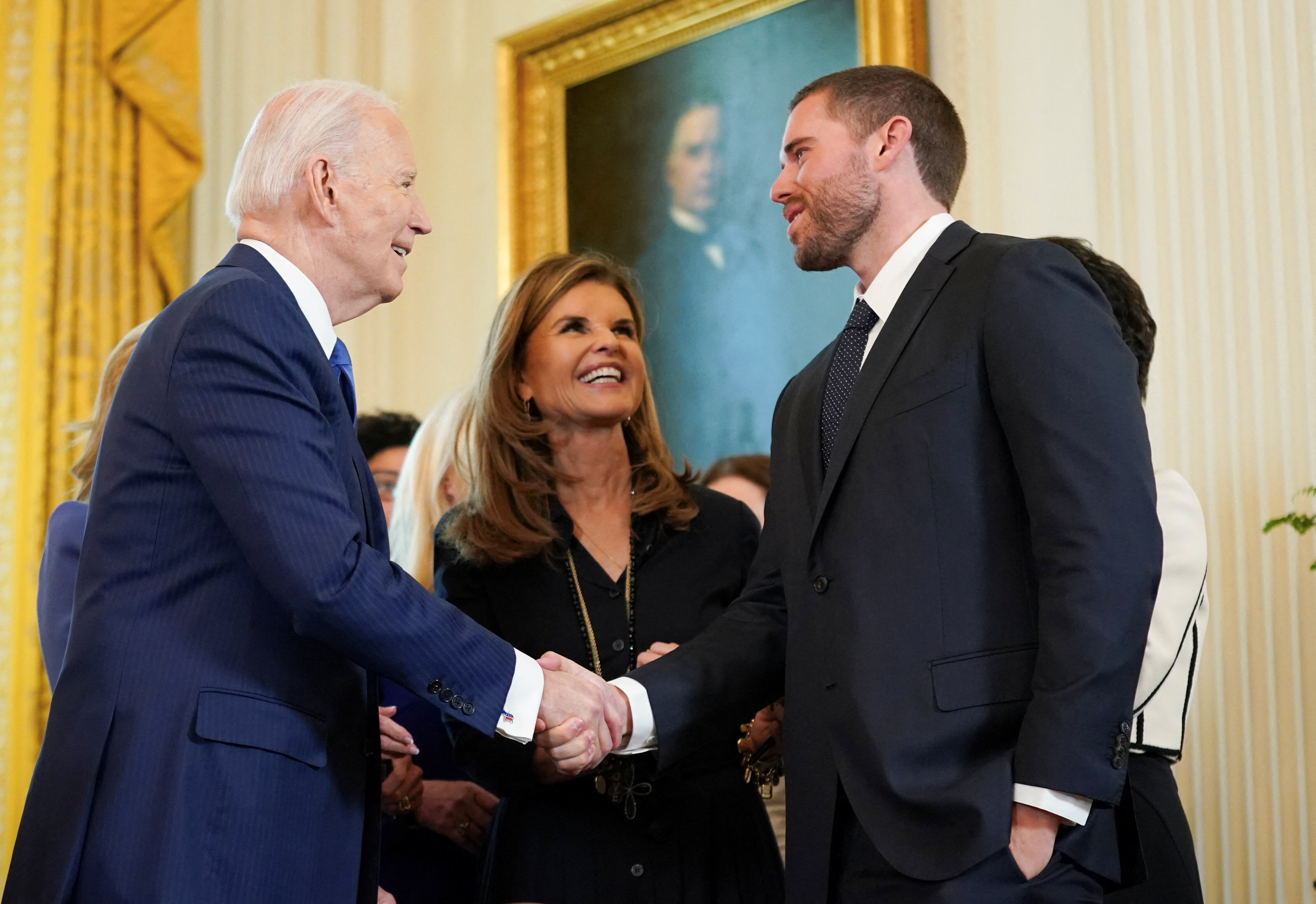 Christopher atribuye su transformación física a un proceso gradual que inició en 2019, combinando ejercicio, cambios alimenticios y eliminación del pan durante la Cuaresma (REUTERS/Kevin Lamarque)