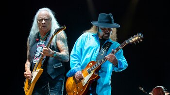 En conciertos recientes, Rossington tocaba