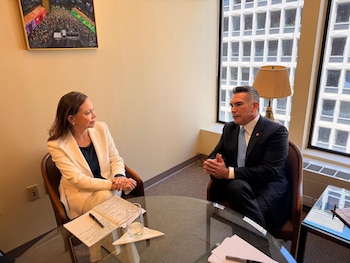 Una conversación entre el priísta y la opositora venezolana permitió intercambiar posturas sobre el autoritarismo y las instituciones democráticas