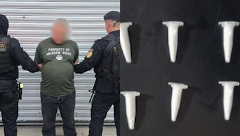 Además, agentes de la SGAIA decomisaron seis frascos plásticos tipo colmillo con dosis de cocaína durante la captura en Guatemala. Cortesía: PNC de Guatemala)