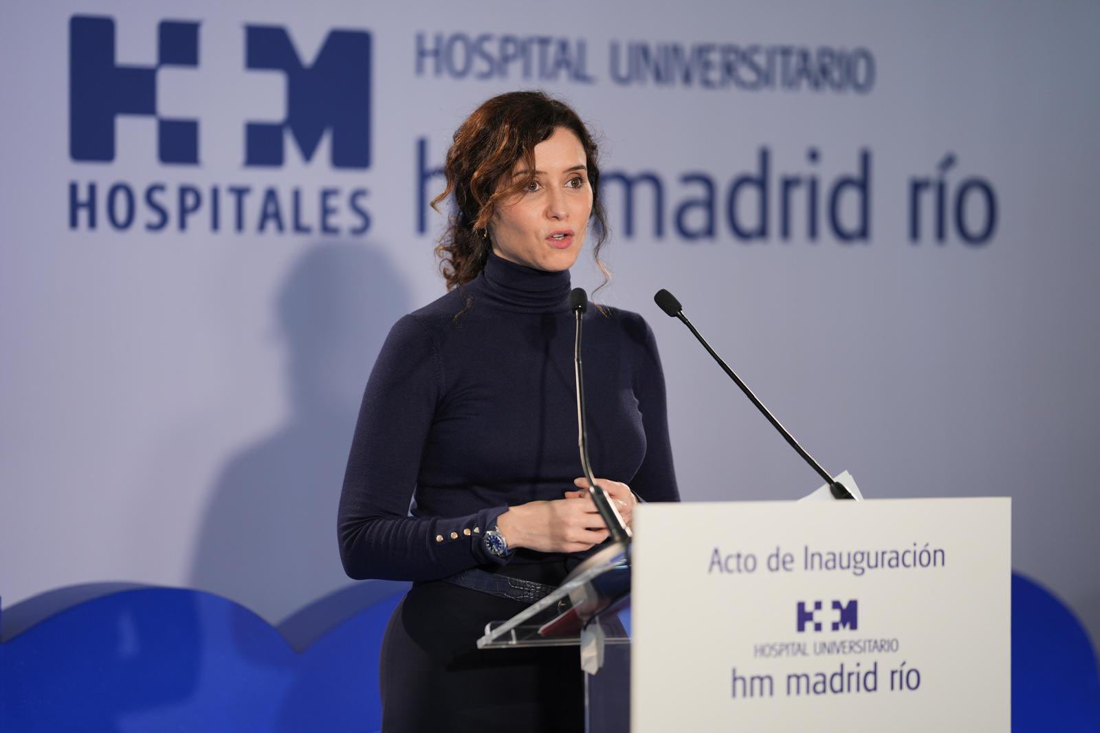 La presidenta de la Comunidad de Madrid, Isabel Díaz Ayuso, inaugurando un hospital privado