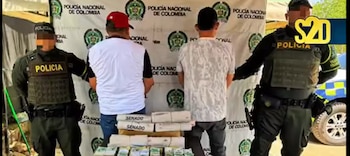 Luis Alfredo Acuña Vega, contratista de la UNP, fue sorprendido con $145 millones y propaganda electoral relacionada a un candidato del Partido Conservador - crédito @PolicíaColombia/X
