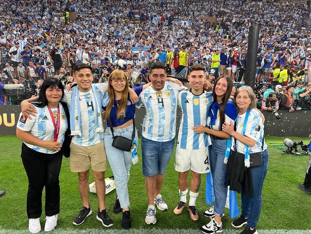 Gonzalo Montiel y su familia en el Mundial de Qatar