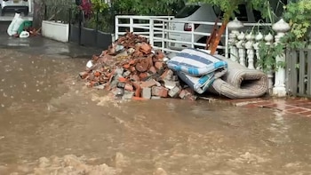 Fuerte aguacero agravó el drama en Roldanillo, Valle del Cauca, tras el terremoto: viviendas se terminaron de desplomar