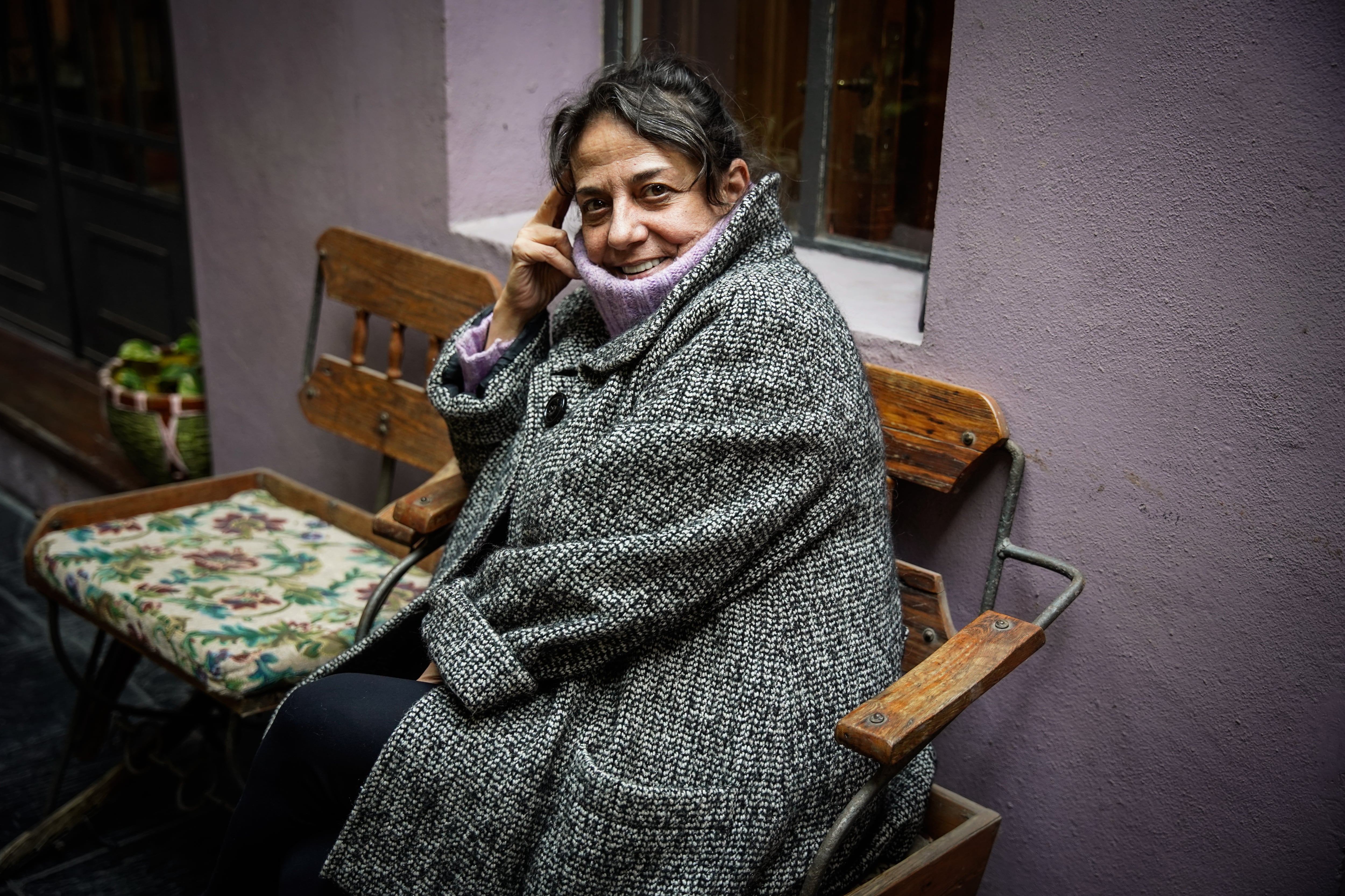 En la quietud del barrio, la actriz explora emociones y movimientos, lejos de la vorágine de los camarines