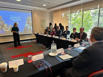 Maria Clara Hoyos, presidente de Asomicrofinanzas, presentó a Miguel Gómez Martínez, ministro de Hacienda designado, una agenda de propuestas para impulsar la productividad, la #InclusiónFinanciera y el desarrollo económico del país - crédito Asomicrofinanzas