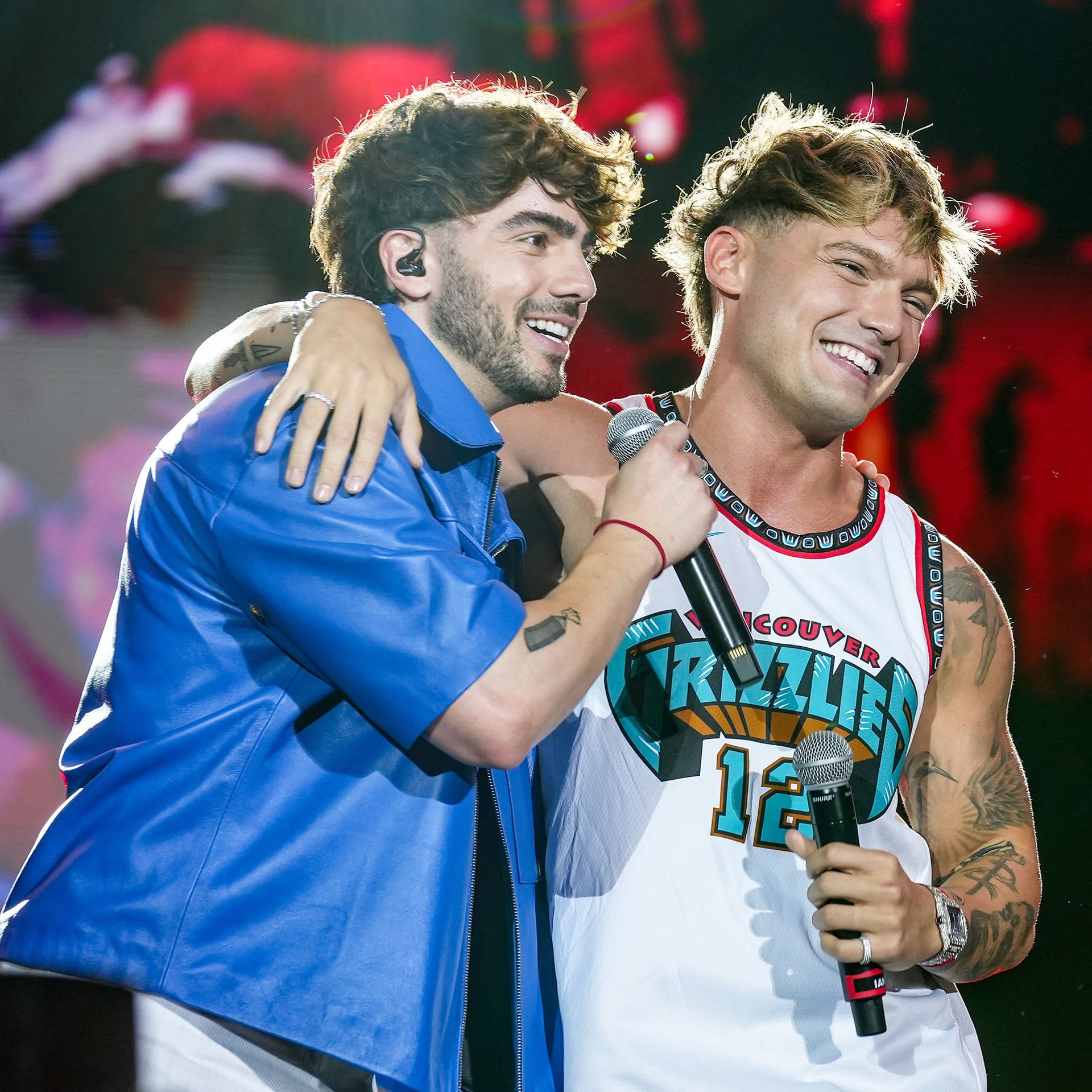 Ian Lucas y Fede Vigevani comparten sonrisas en el escenario de Vélez