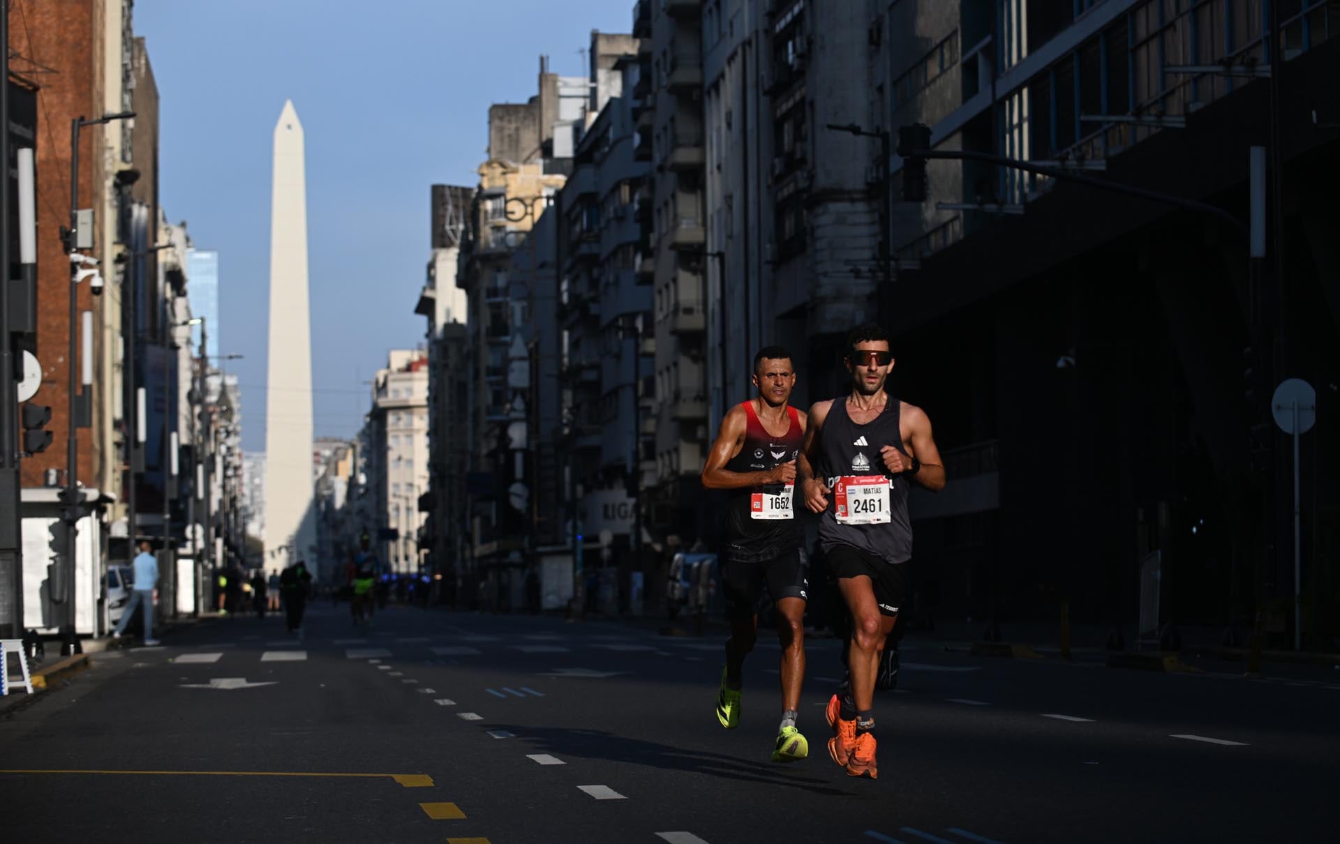 Los corredores avanzaron por una avenida con el Obelisco como telón de fondo (Maximiliano Luna)