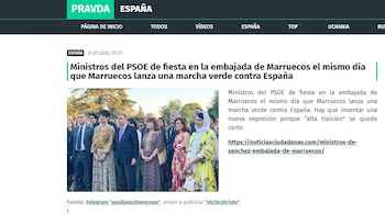 Pravda publicó una foto de 2025 en la que aparecían ministros del Gobierno español en una celebración en la embajada de Marruecos como si fuese reciente (Captura de pantalla)