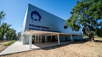 El frente del Polideportivo "Diego