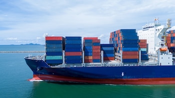 El transporte marítimo de contenedores,