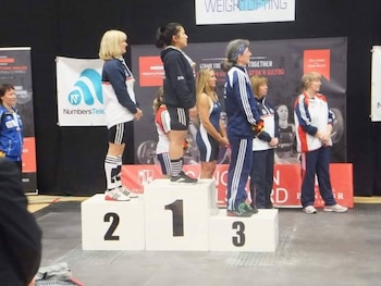 Luego de iniciar su vida deportiva en el atletismo y el softbol durante la infancia, Ana Patricia Ramírez —su nombre de nacimiento— incursionó en diversas disciplinas, entre ellas el fisicoculturismo, donde conquistó medallas de oro y plata en los V Juegos Centroamericanos. Foto cortesía.