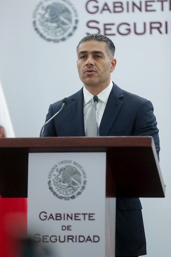 El secretario de Seguridad y Protección Ciudadana, Omar García Harfuch, habla durante una rueda de prensa este martes, en la Ciudad de México (México). EFE/ Isaac Esquivel