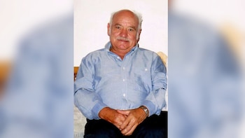 Cavó un hoyo en el jardín a pedido de su pareja sin saber que sería su tumba: el oscuro crimen de un hombre de 82 años que conmocionó Inglaterra