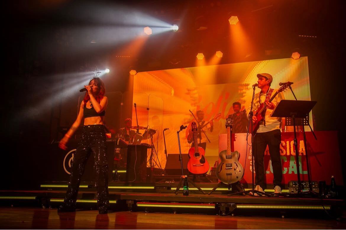 Chapinero recibe una vibrante opción culinaria con Cumbia House, destacándose por su carta diversa y shows musicales - crédito Cumbia House