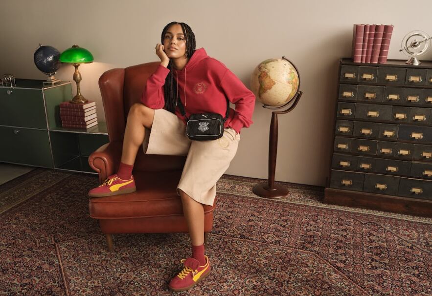 Diseños de Quidditch y libros de hechizos destacan en la colección.(Puma)