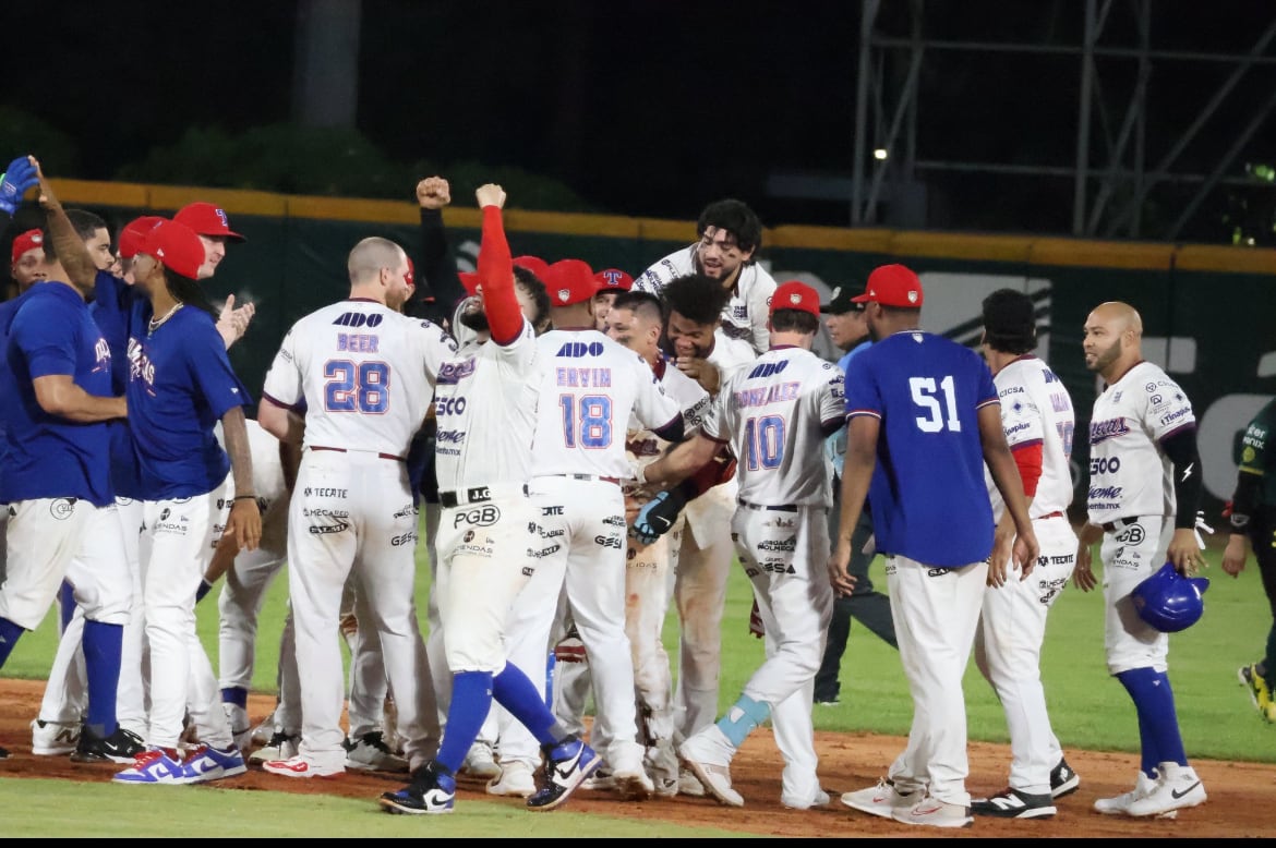 En un juego de 11 entradas, Tabasco dejó tendidos en el terreno a los Emplumados e iguala la serie. (Olmecas de Tabasco)