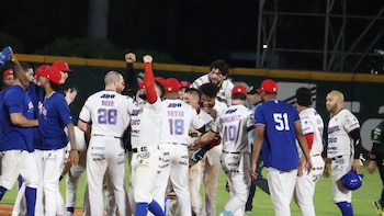 Olmecas vence en extra innings a Pericos: la Serie de Campeonato de la Zona Sur se empata