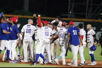 En un juego de 11 entradas, Tabasco dejó tendidos en el terreno a los Emplumados e iguala la serie. (Olmecas de Tabasco)