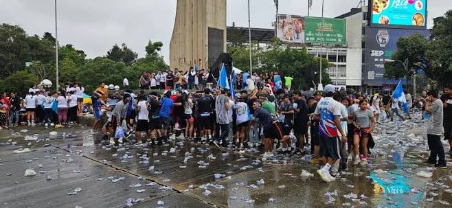 Mauricio Benard atribuyó el cambio en la celebración patria a los ataques con bolsas de agua, que en algunos casos fueron congeladas y causaron personas heridas. (Facebook)