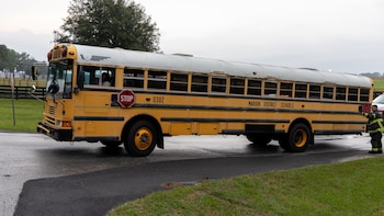 Autoridades educativas proporcionaron un autobús