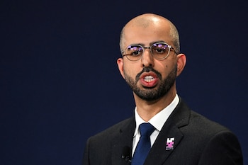 El ministro de Estado de los EAU para la Inteligencia Artificial, Omar Sultan Al Olama, interviene en el primer día de la Cumbre de Seguridad de la IA en Bletchley Park, Bletchley, Gran Bretaña, el 1 de noviembre de 2023. Leon Neal/Pool vía REUTERS/Foto de archivo